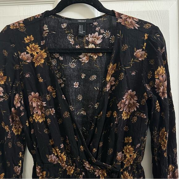 Forever 21 Long Sleeve Floral Wrap Dress Women’s size Medium Black and Yellow - Picture 2 of 8